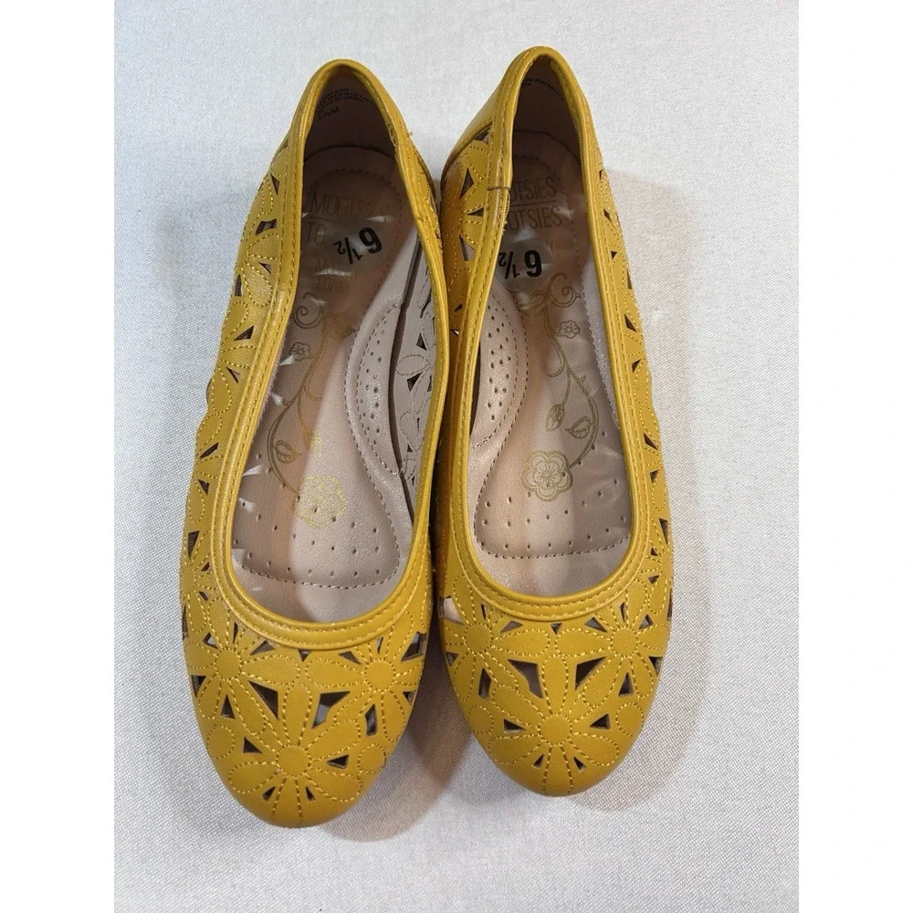 Mootsies Tootsies Charlann Women's‎ Flat Shoes 6.5M Gold/Yellow Faux Leather